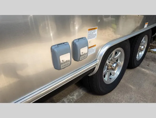 2026 Airstream Flying Cloud 28RB - Photo 4