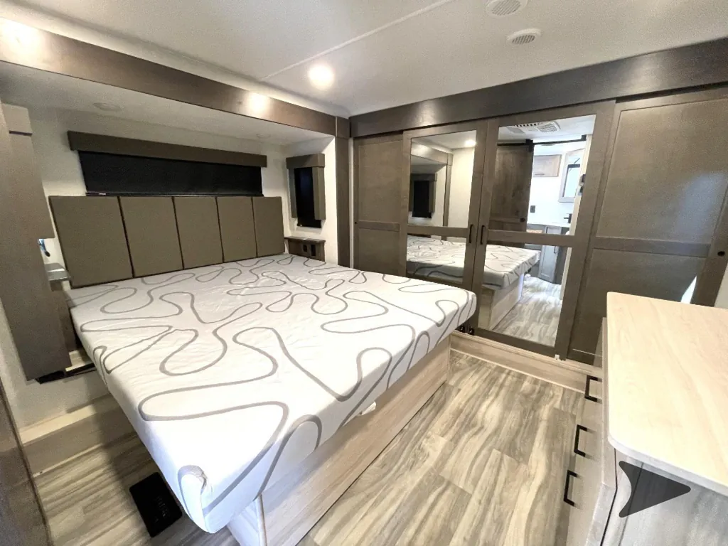 2023 Alliance RV Valor 42V13, Photos photo 41