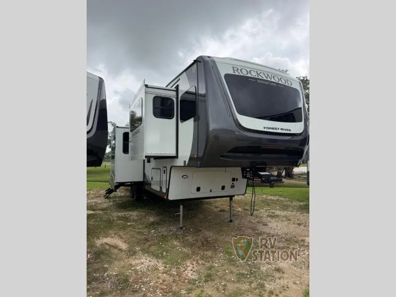 2026 Forest River Rockwood Signature 402SFL - Photo 2