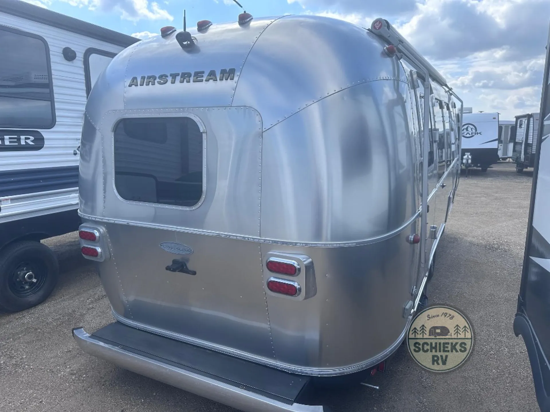 2016 Airstream Flying Cloud 23FB - Photo 4
