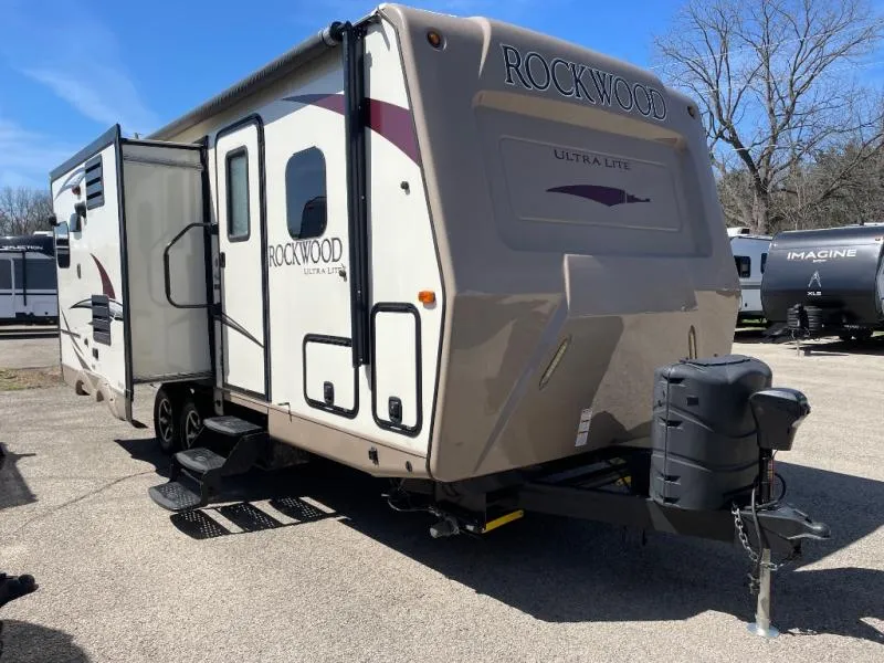 2017 Forest River RV Rockwood Ultra Lite 2304DS - Main photo