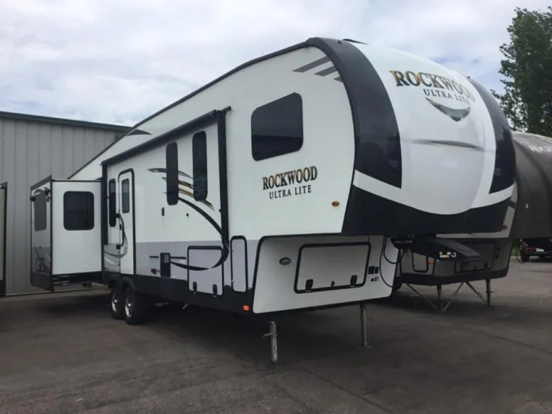 2019 Forest River Rockwood Ultra Lite 2896MB - Photo 2