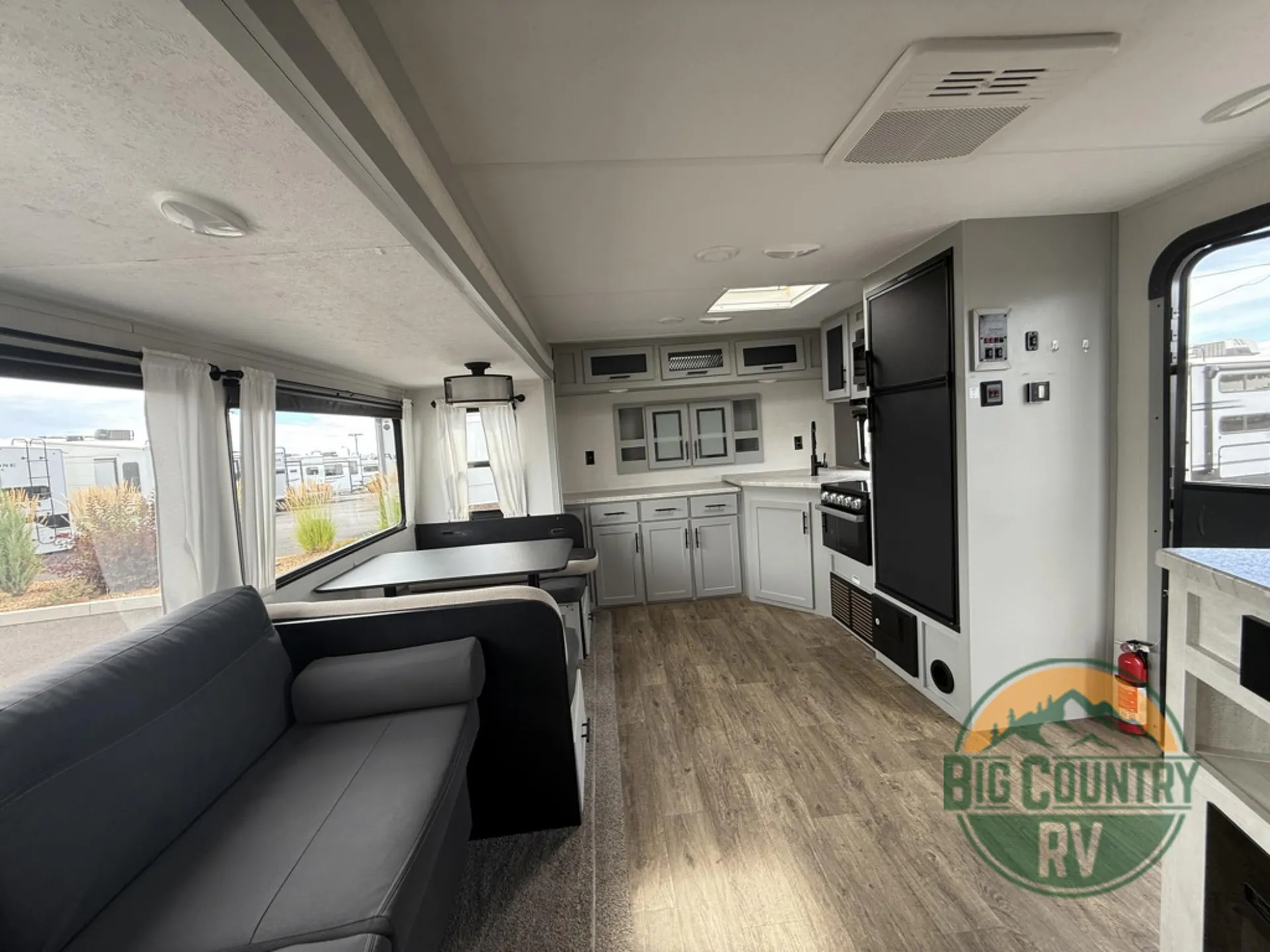 2021 Forest River Vibe 27FK - Photo 4
