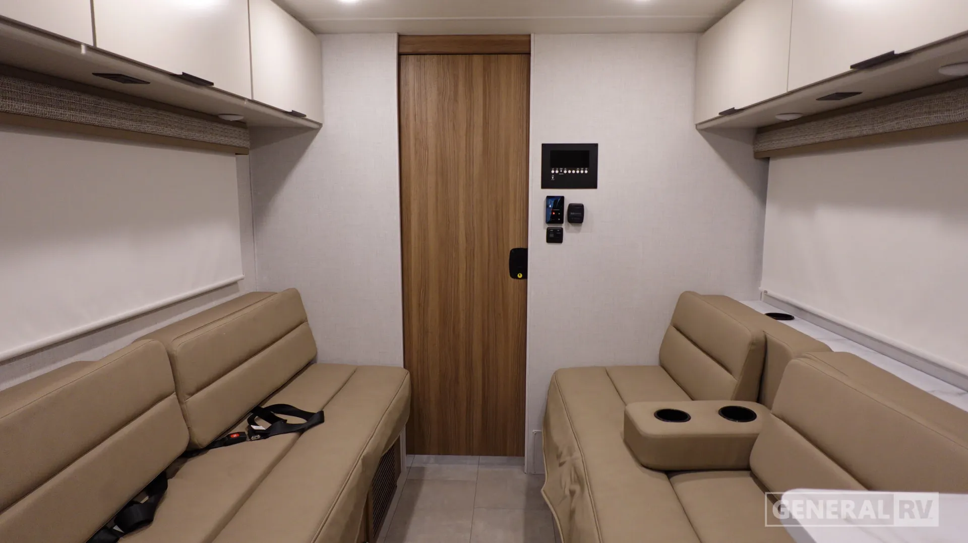 2027 Thor Motor Coach Chateau 19X - Photo 3