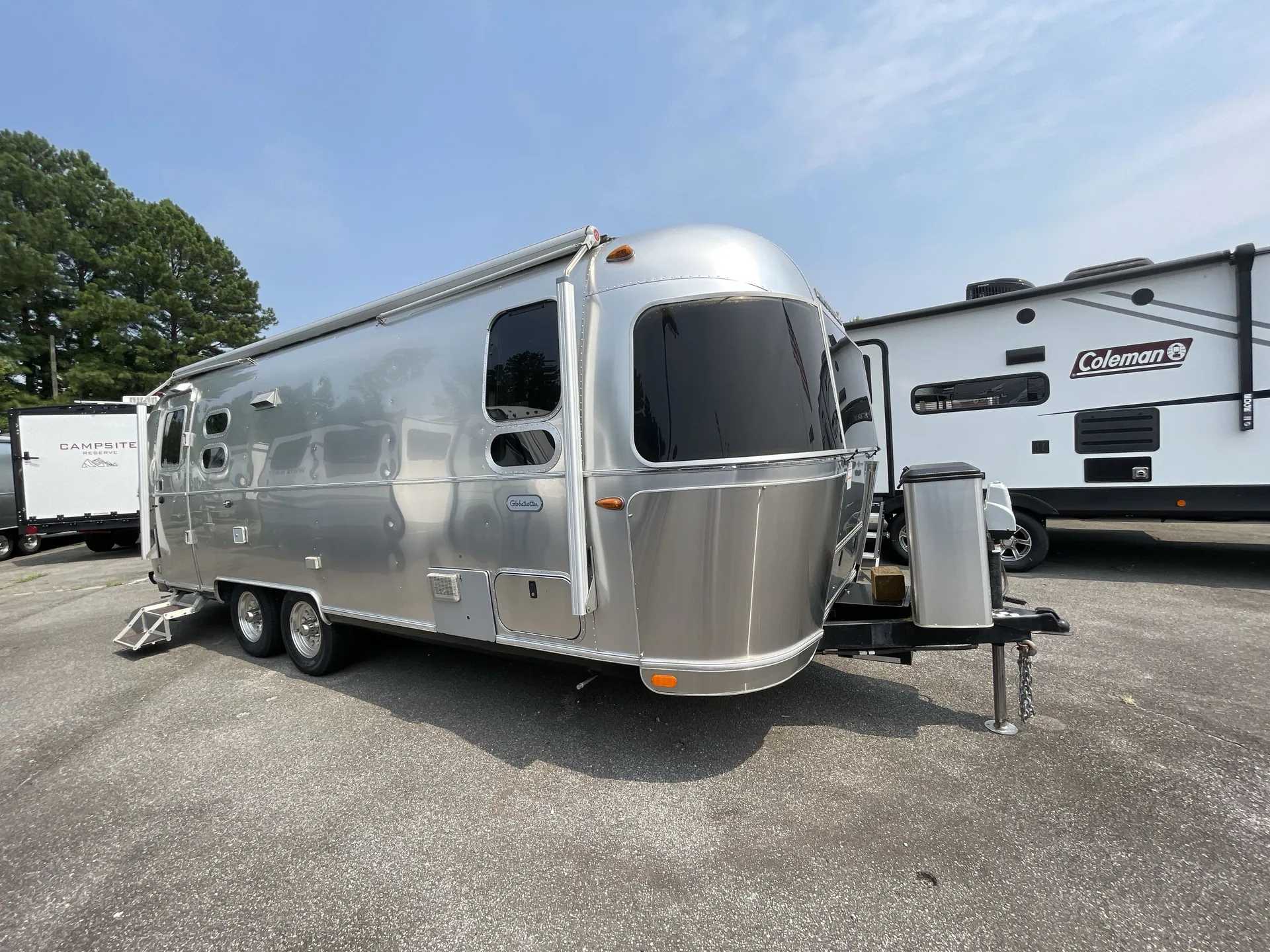 2020 Airstream Globetrotter 25FB - Photo 2