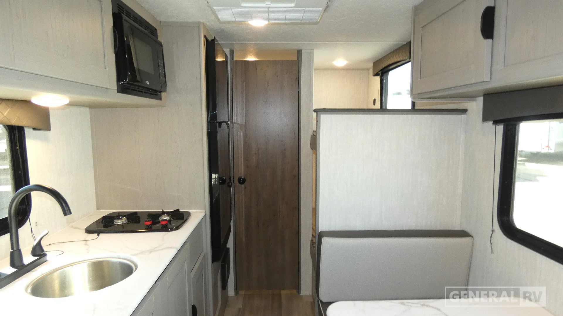 2025 Coachmen Clipper Cadet 17CBH - Photo 3