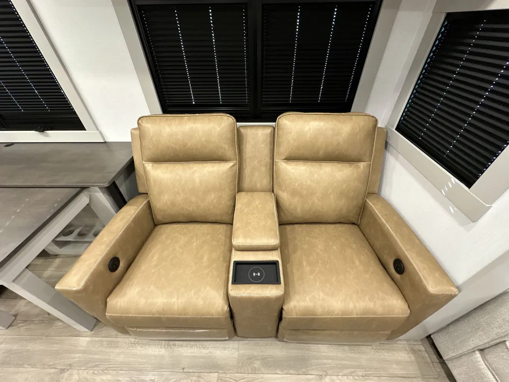 2026 Brinkley Model Z 3515, Photos photo 4