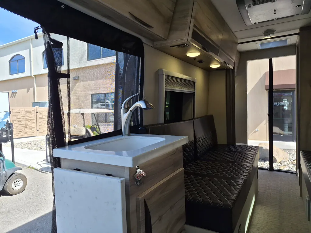 2027 Chinook RV Bayside TB, Photos photo 7