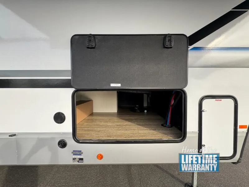 2025 Forest River Cherokee Arctic Wolf Suite 3800DECK - Photo 4