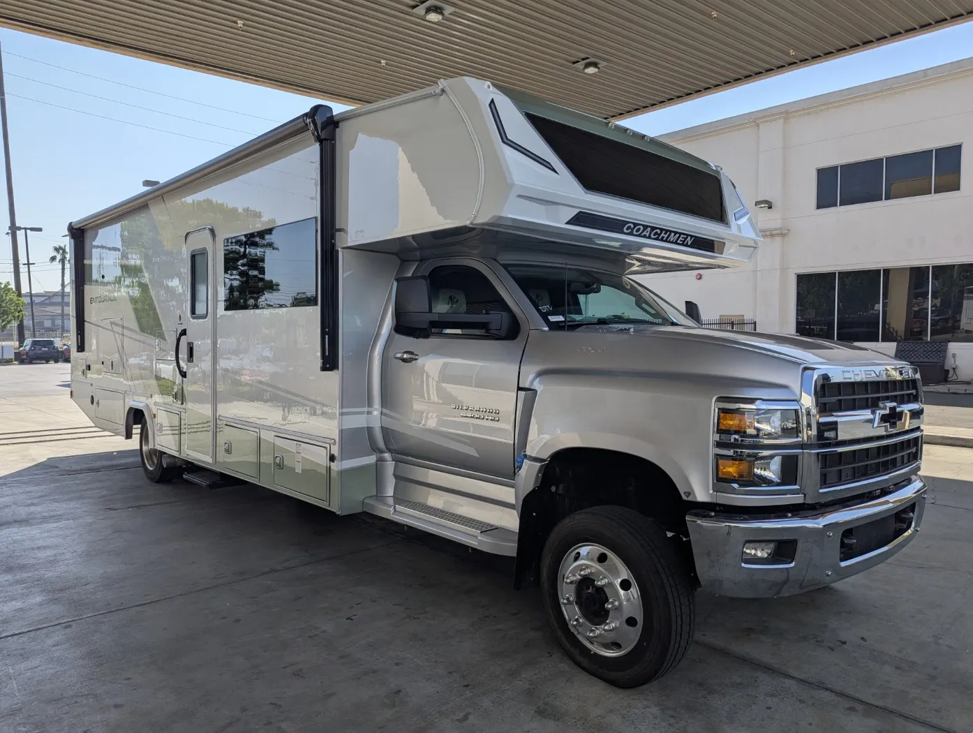 2026 Coachmen Entourage 330DS - Photo 2