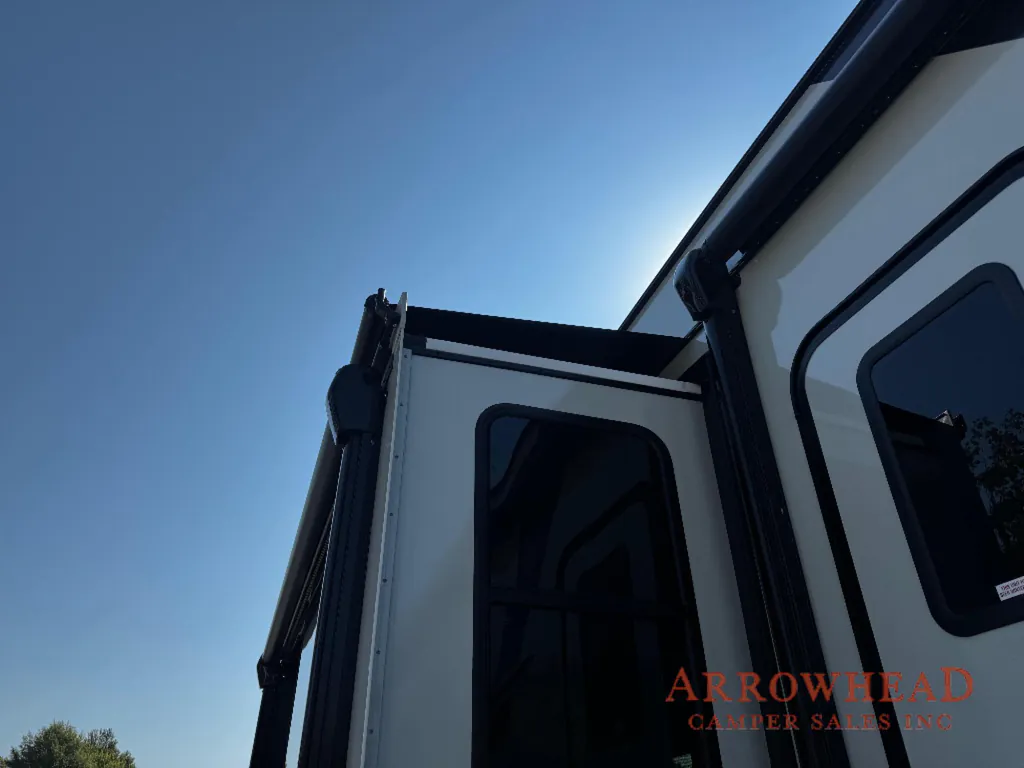 2027 Forest River Rockwood Signature 401SFB, Photos photo 10