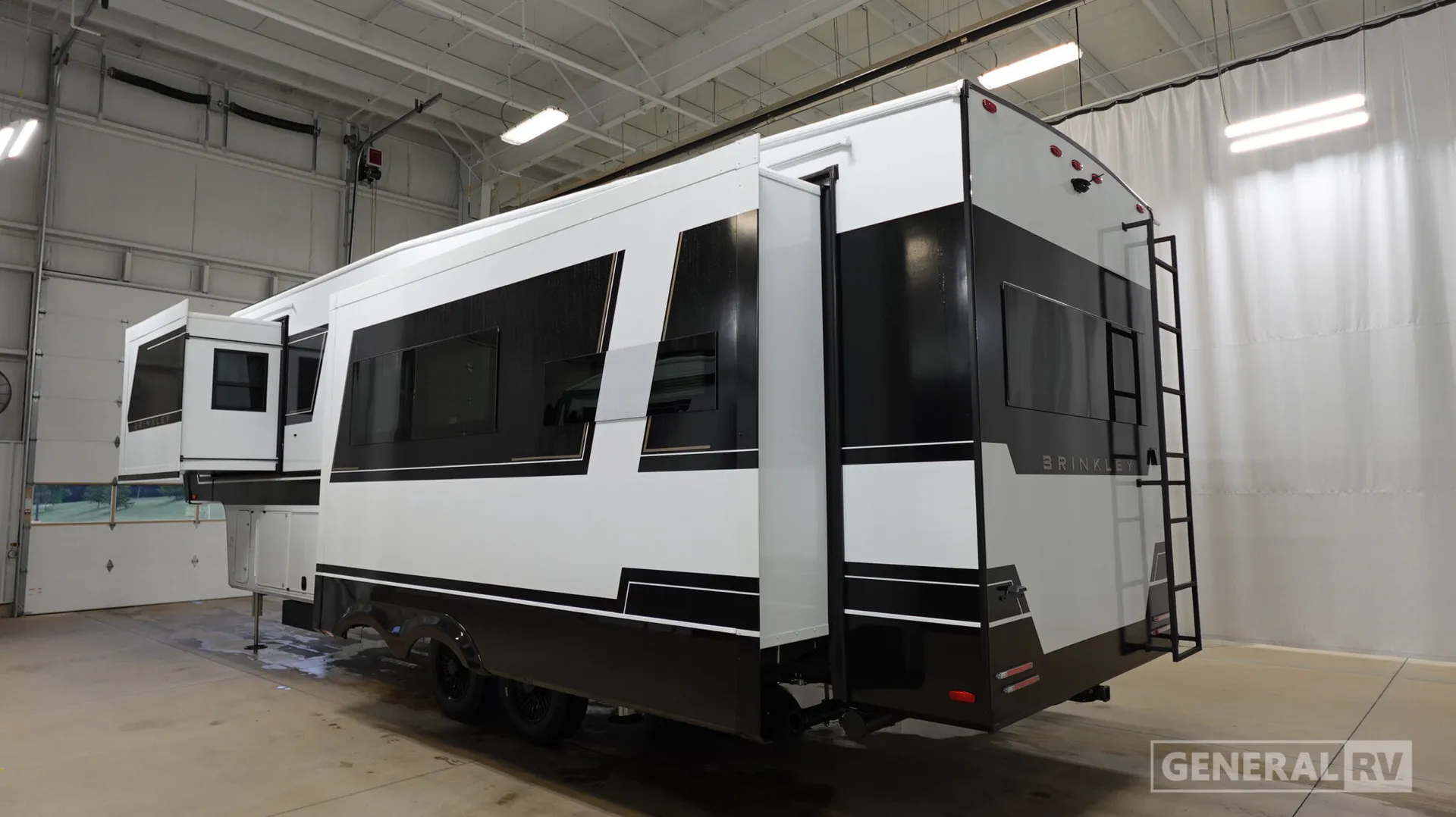 2027 Brinkley Model Z 3200 - Photo 4