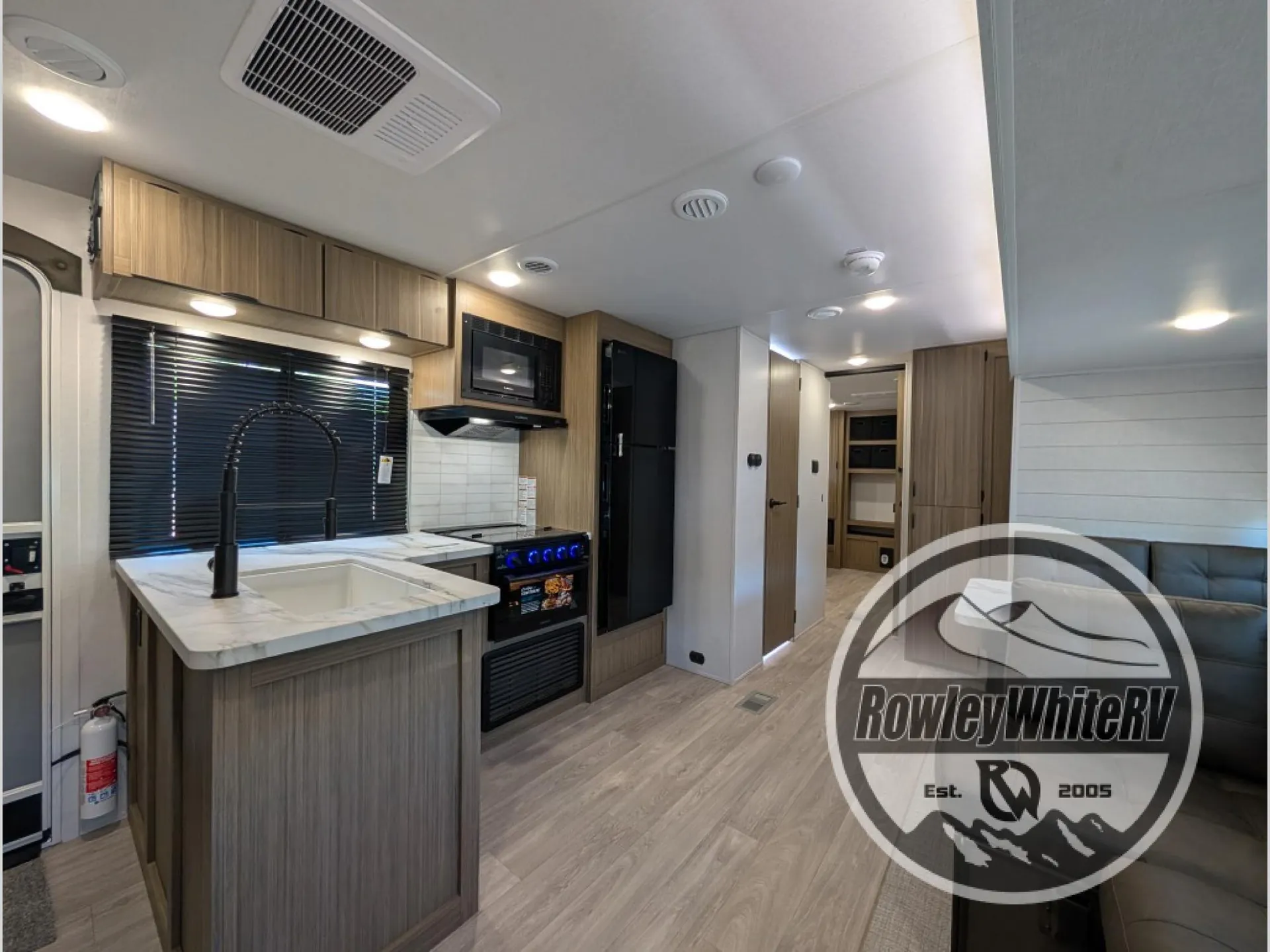 2027 Forest River Wildwood 31KQBTS — Photo 6