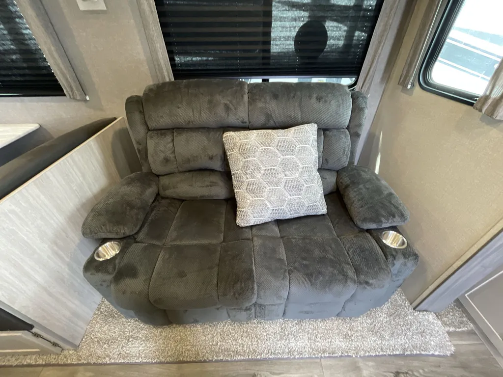 2022 Coachmen Catalina Legacy Edition 243RBS, Photos photo 8