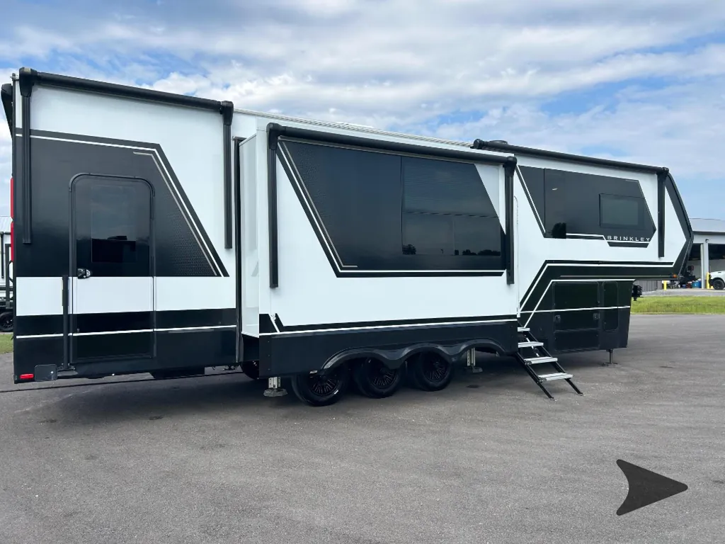 2025 Brinkley Model G 3250, Photos photo 6