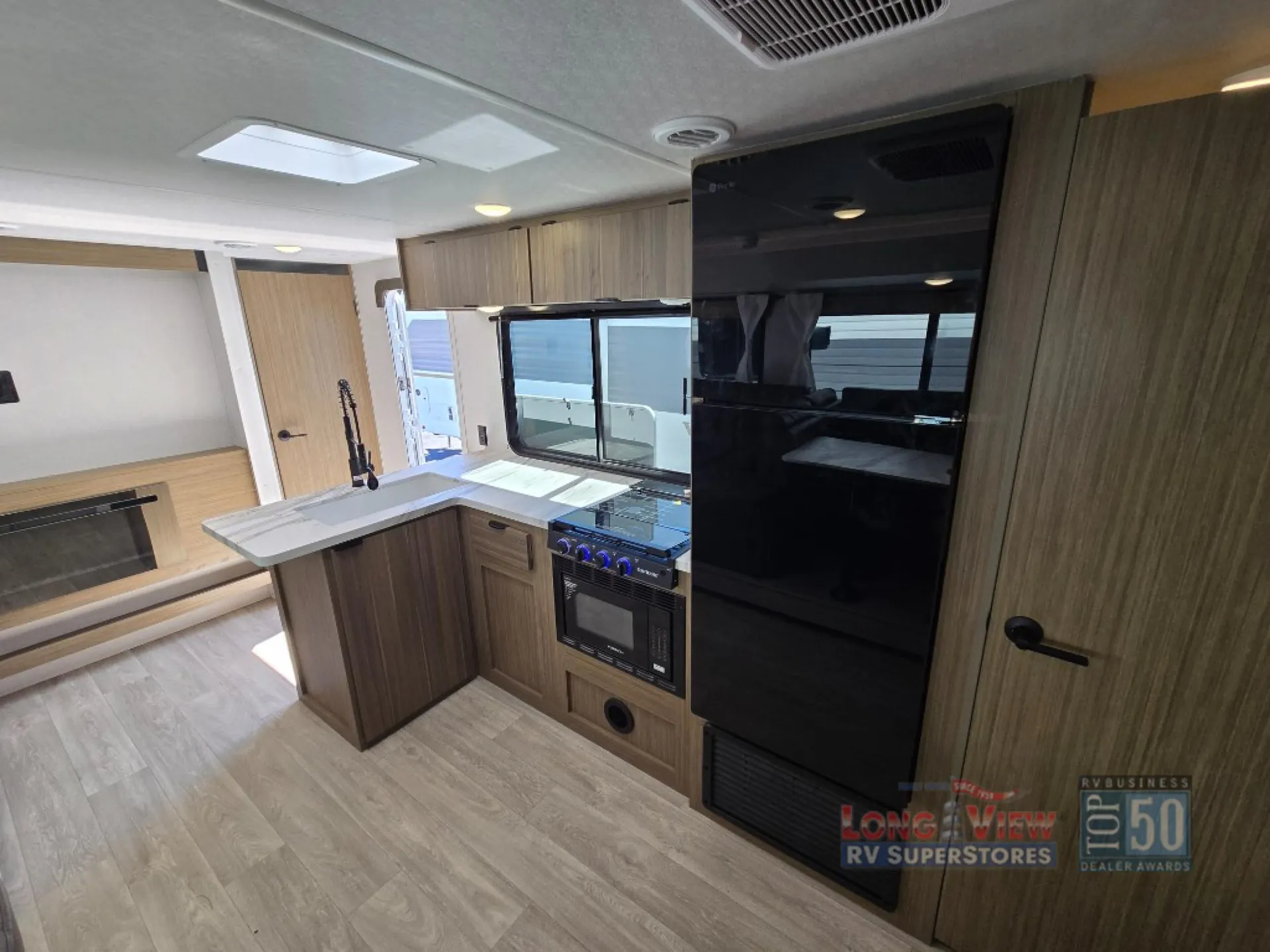 2027 Forest River Wildwood X-Lite 263BHXL — Photo 6