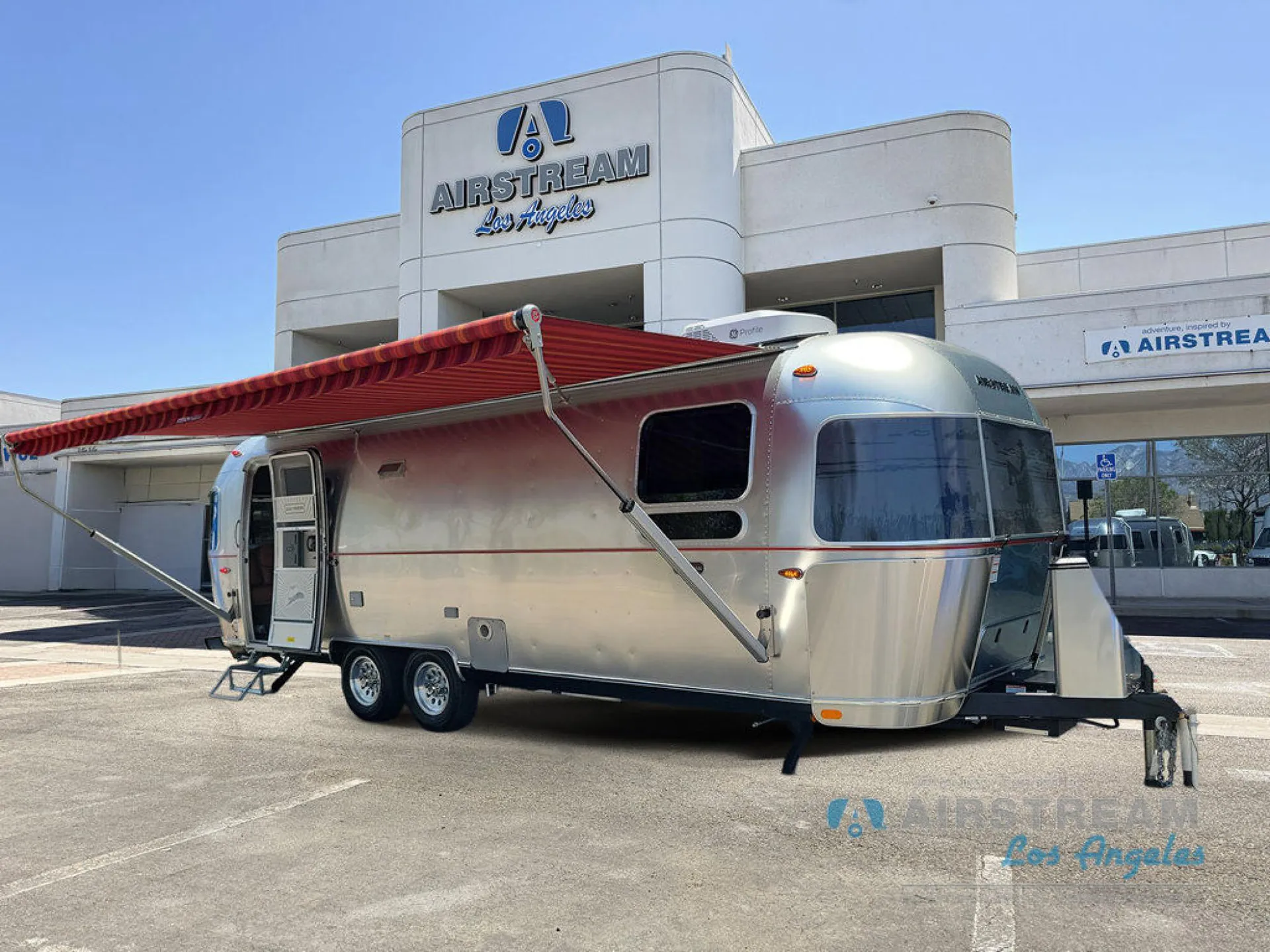 2026 Airstream Stetson+6666 27FB Queen - Photo 2