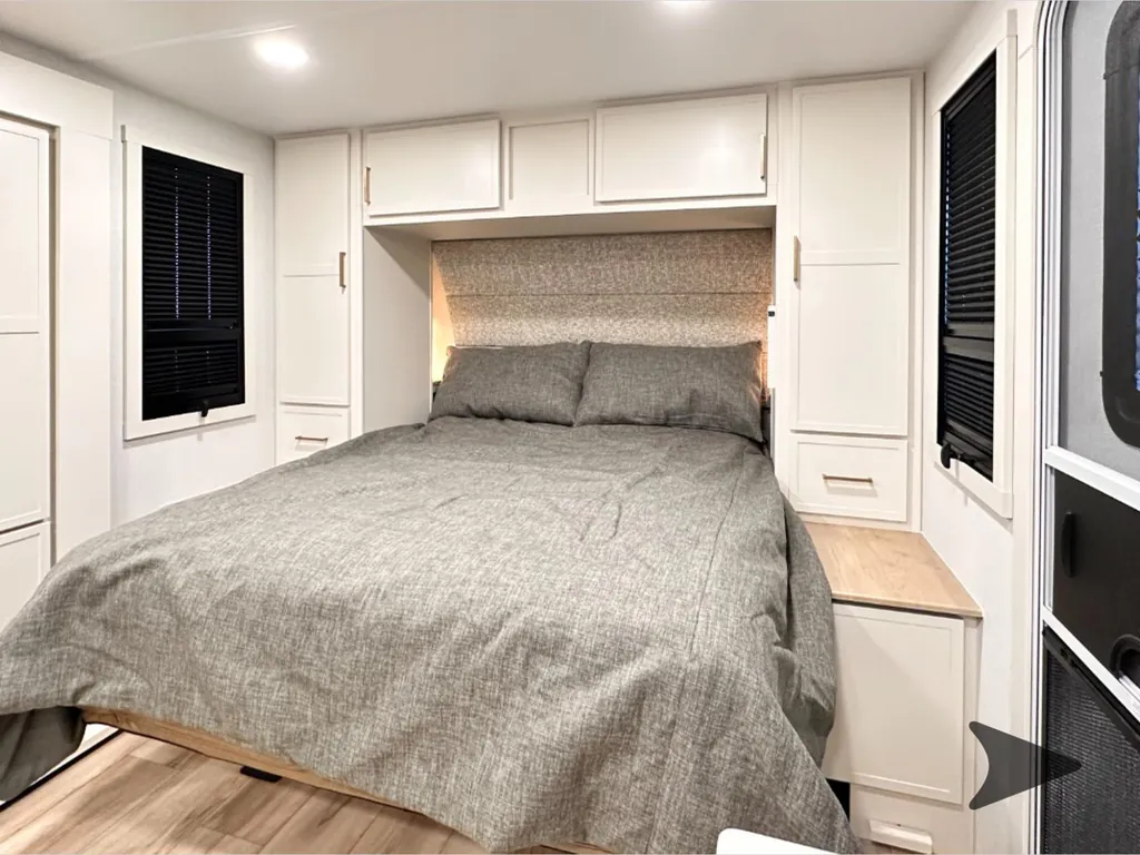 2026 Brinkley Model Ix 20X, Photos photo 5