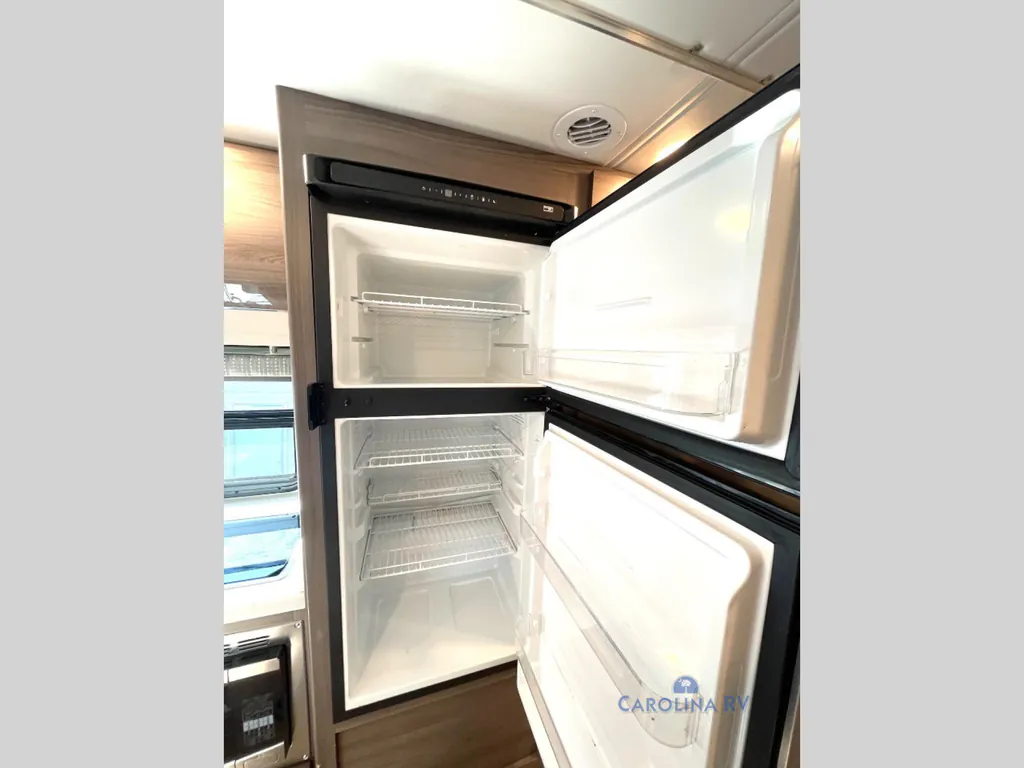 2024 Thor Motor Coach Tiburon 24FB, Photos photo 20