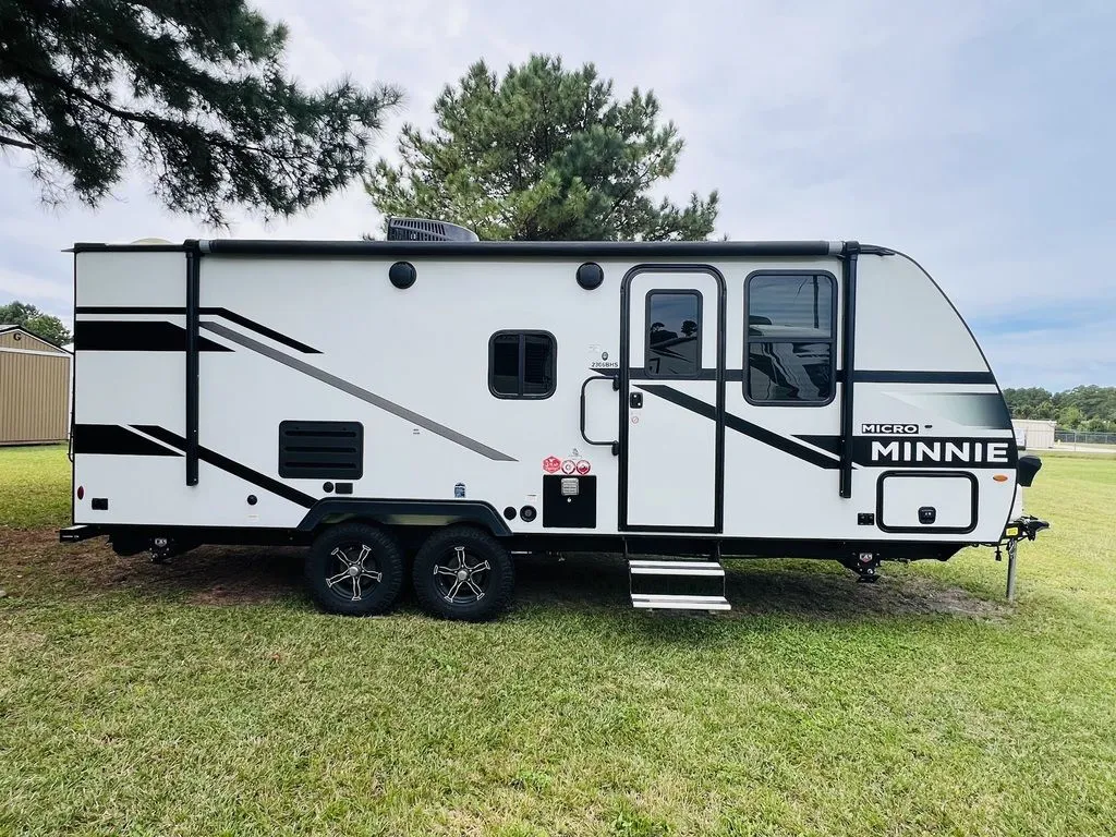 2023 Winnebago Micro Minnie 2306BHS - Photo 2