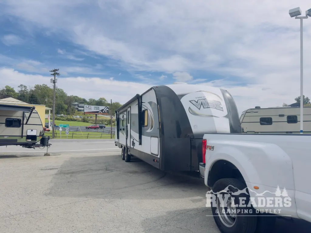 2017 Forest River Vibe 313BHS, Photos photo 14