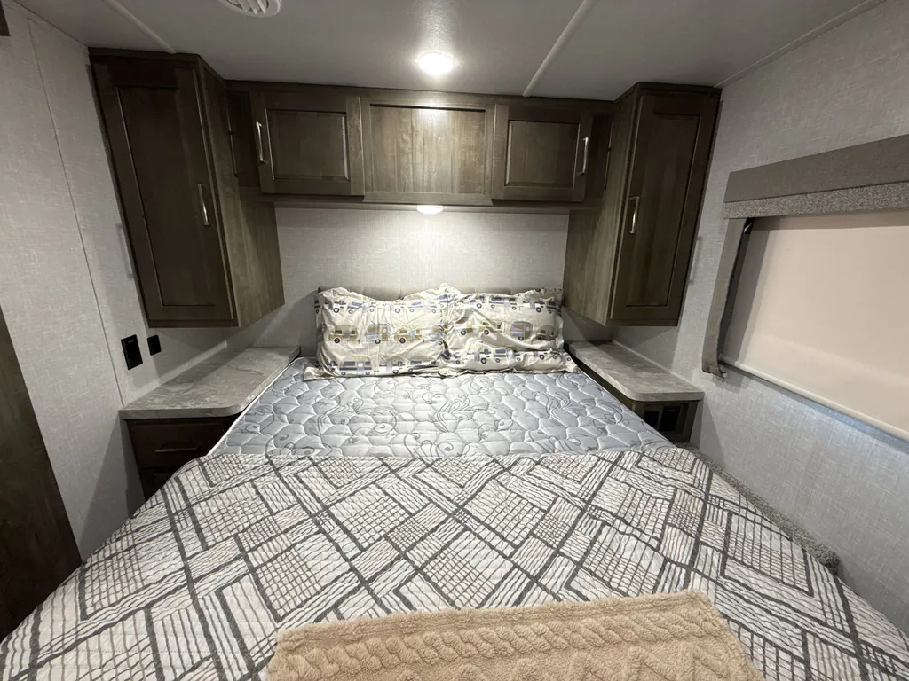 2022 Forest River Flagstaff Micro Lite 25FKS, Photos photo 16