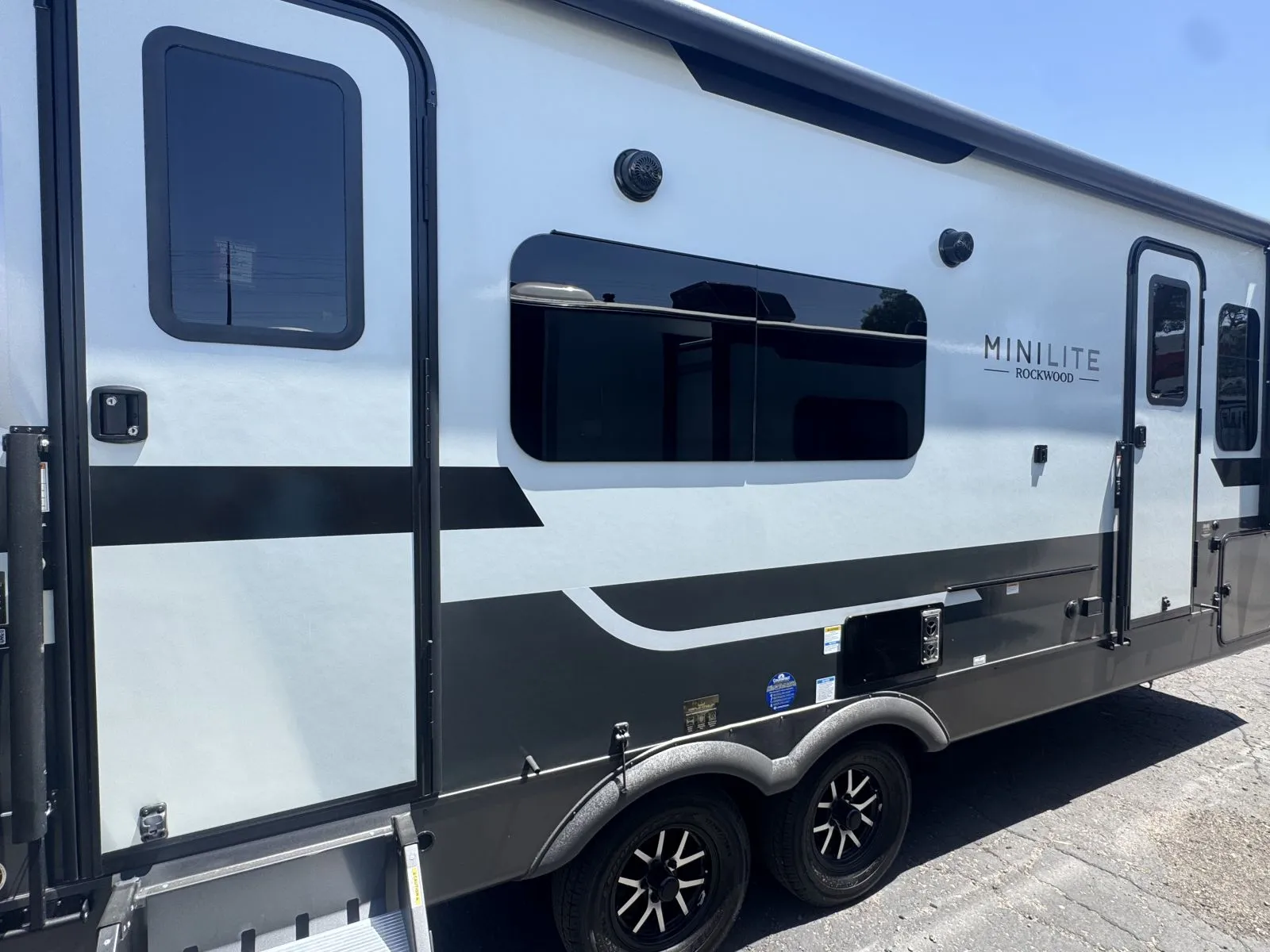 2026 Forest River Rockwood Mini Lite 2515S — Photo 6