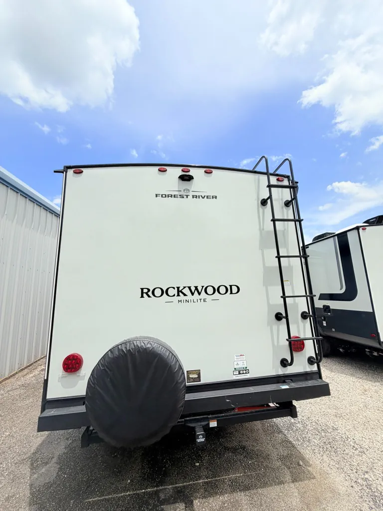 2027 Forest River Rockwood Mini Lite 2506FK — Photo 7