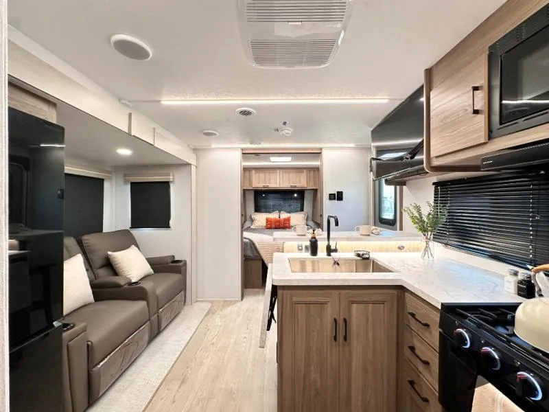 2026 Coachmen Freedom Express Ultra Lite 271BHE - Photo 3