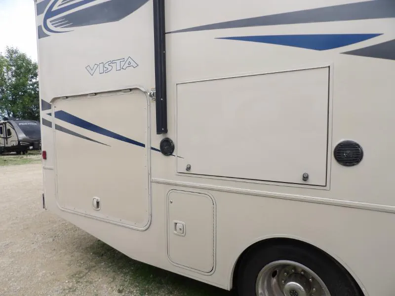 2018 Winnebago Vista 29V - Photo 4