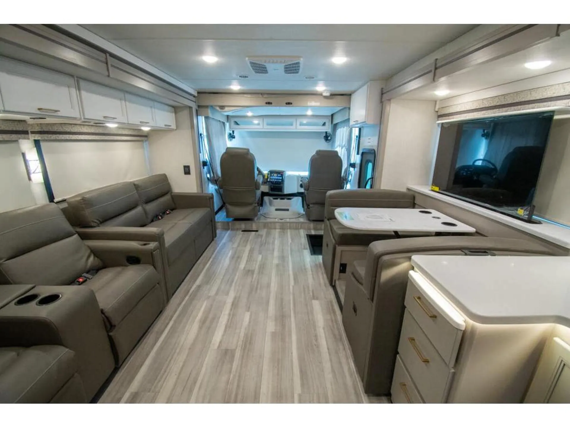 2026 Thor Motor Coach Windsport 36H - Photo 3