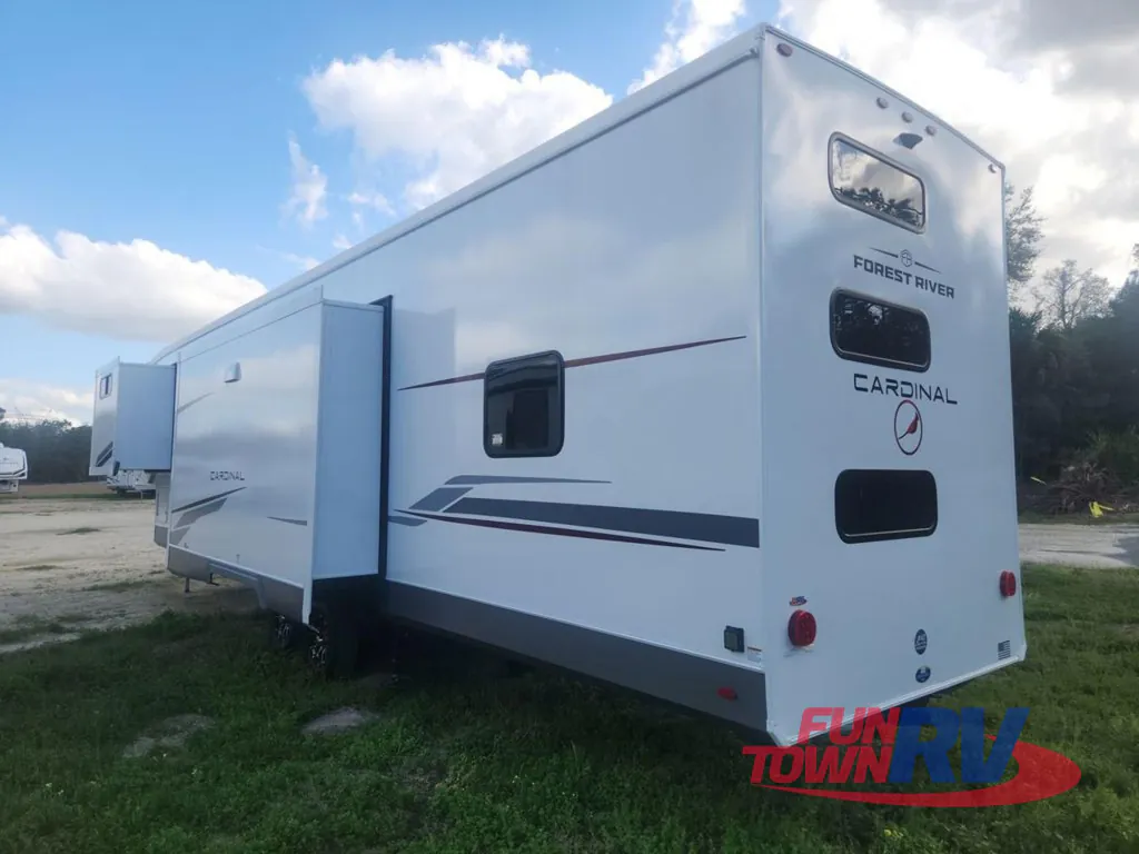 2026 Forest River Cardinal 35CRIB, Photos photo 7