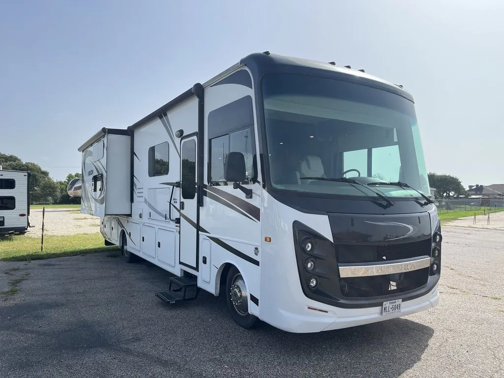 2019 Entegra Coach Vision 31R - Photo 2