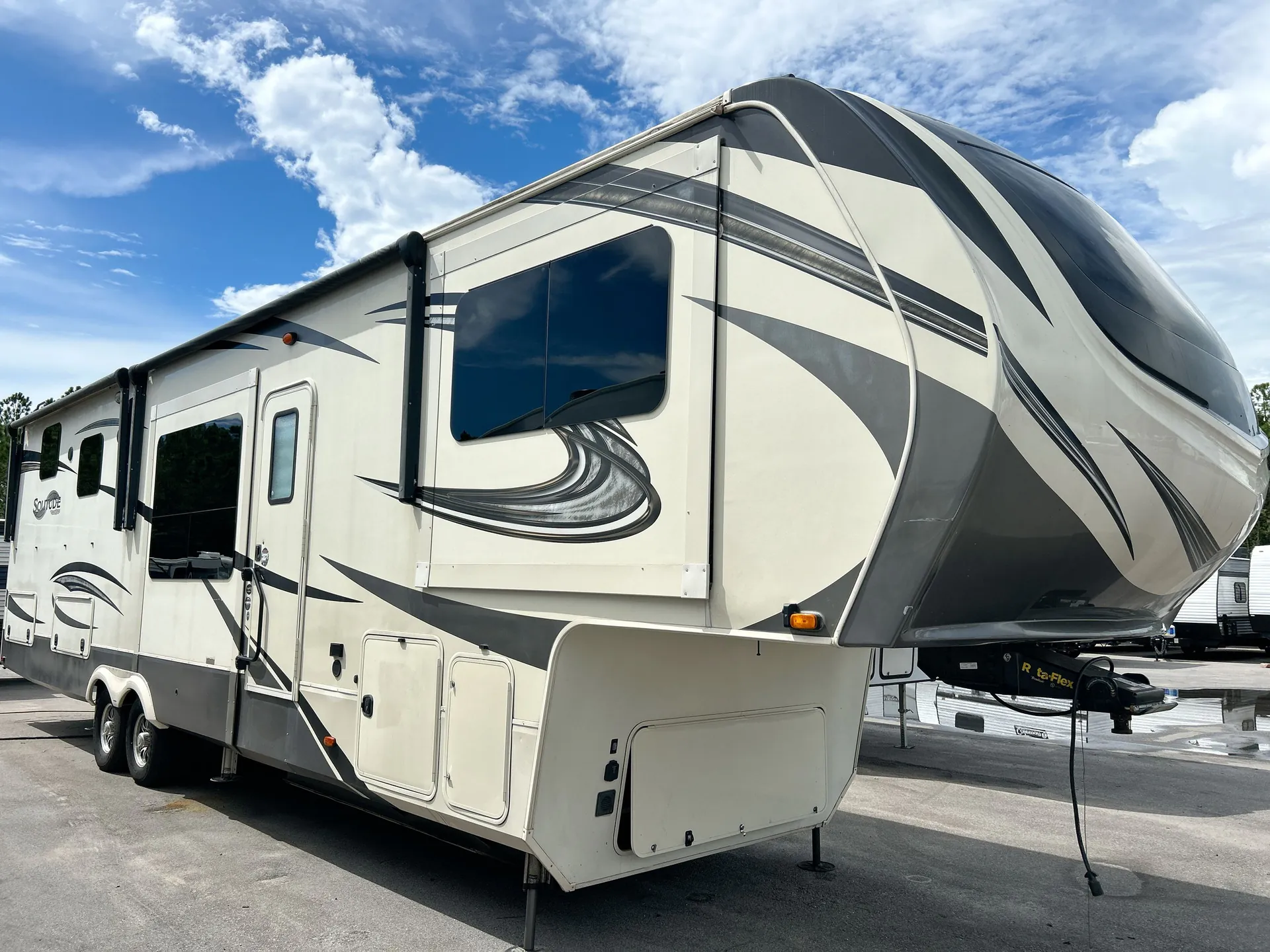 2019 Grand Design Solitude 380FL - Photo 2