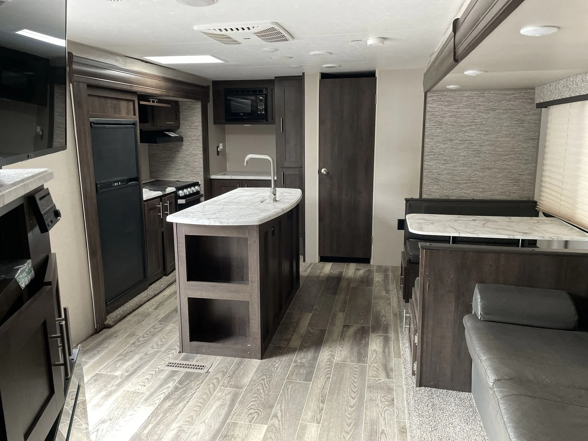 2019 K-Z Sportsmen 333BHK — living area main