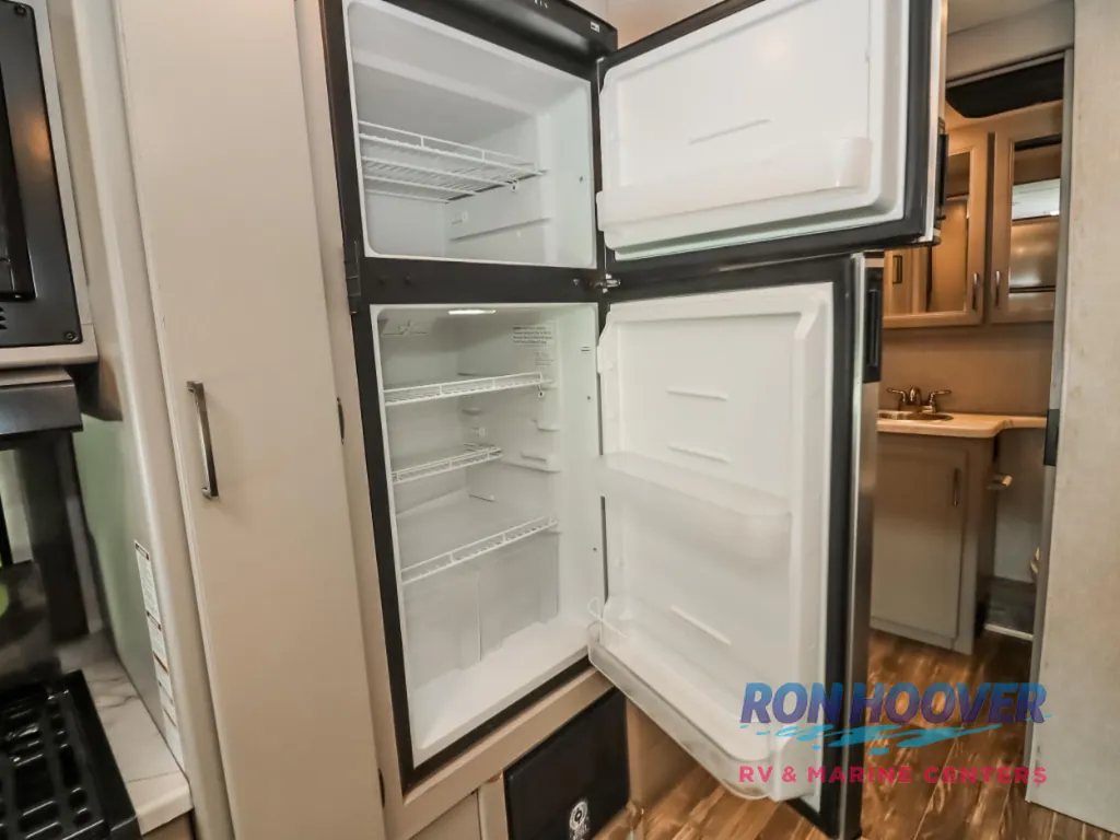 2023 Thor Motor Coach Geneva 25VA, Photos photo 25