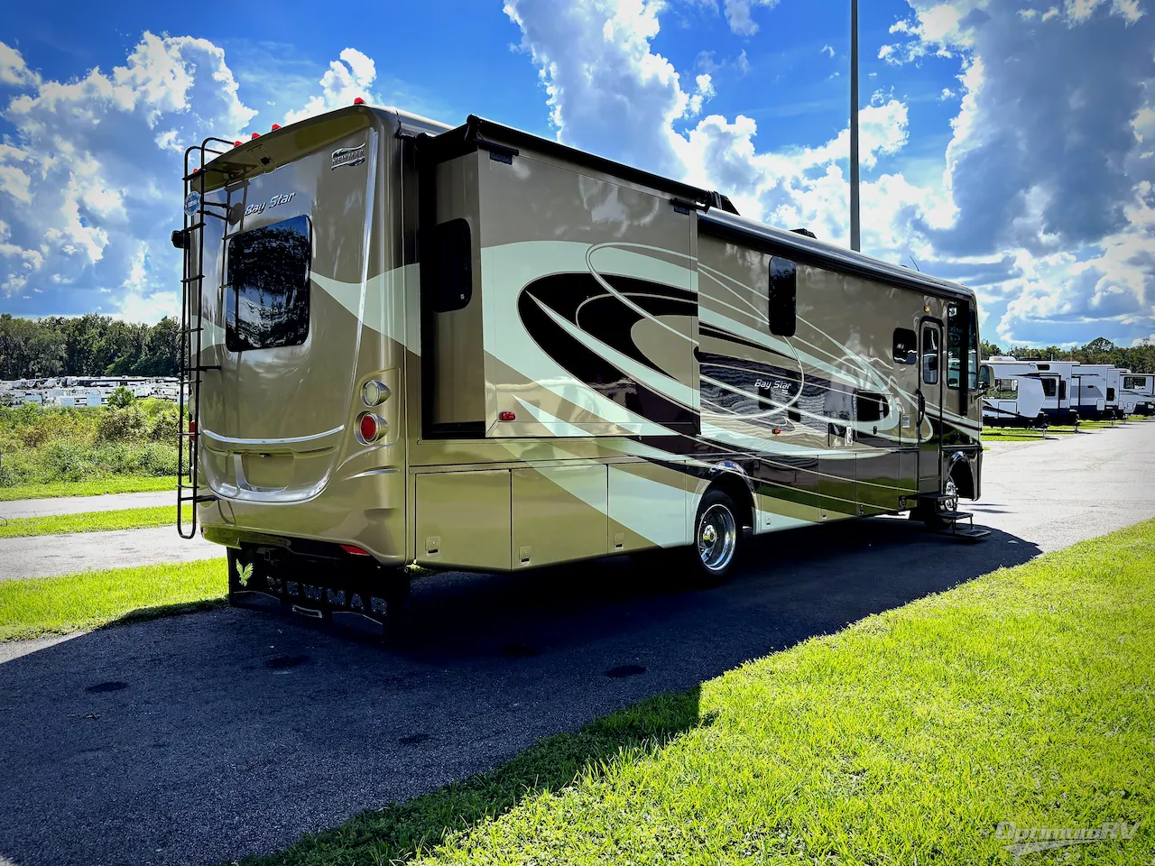 2017 Newmar Bay Star 3401 - Photo 3