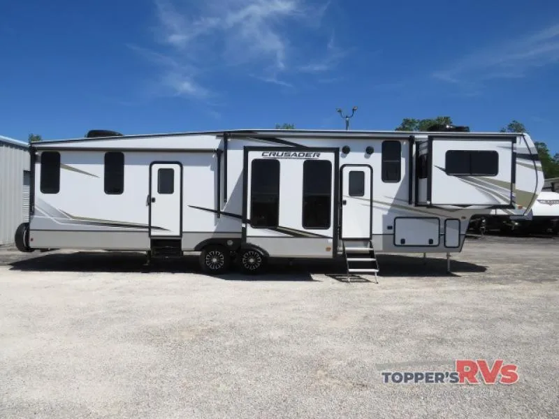 2024 Prime Time Crusader 375FLS - Photo 3