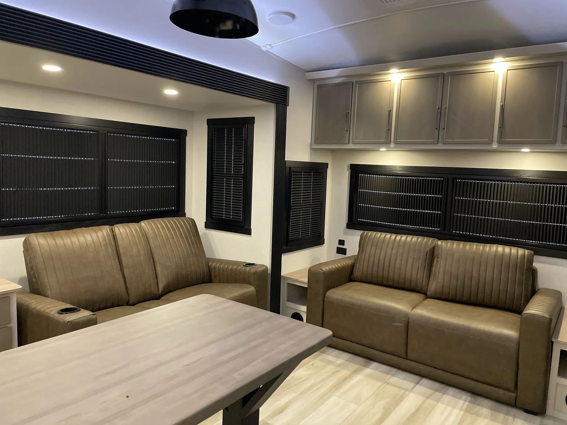 2027 Forest River Wildwood Heritage Glen 380WDR — living area main