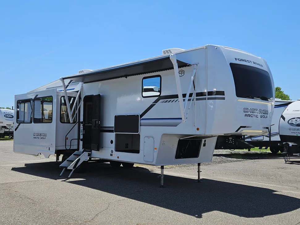 2026 Forest River Cherokee Arctic Wolf 3250SUITE - Photo 2