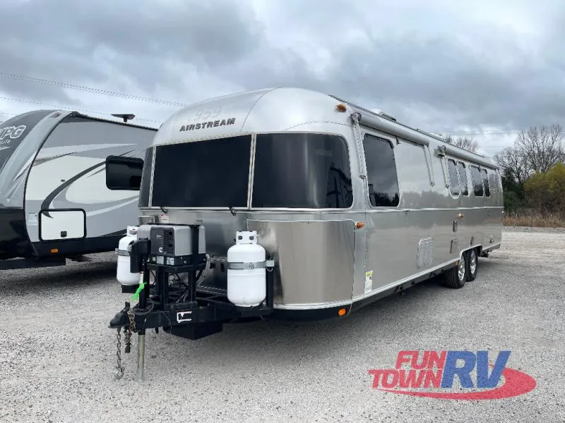 2020 Airstream Queen Series Used    33FB QUEEN - Photo 2