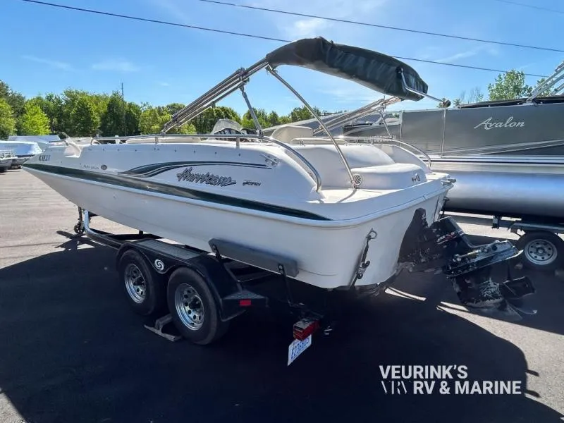 2002 Hurricane FunDeck Used    201GS - Deck Boat - Mercruiser 4.3L - Photo 4