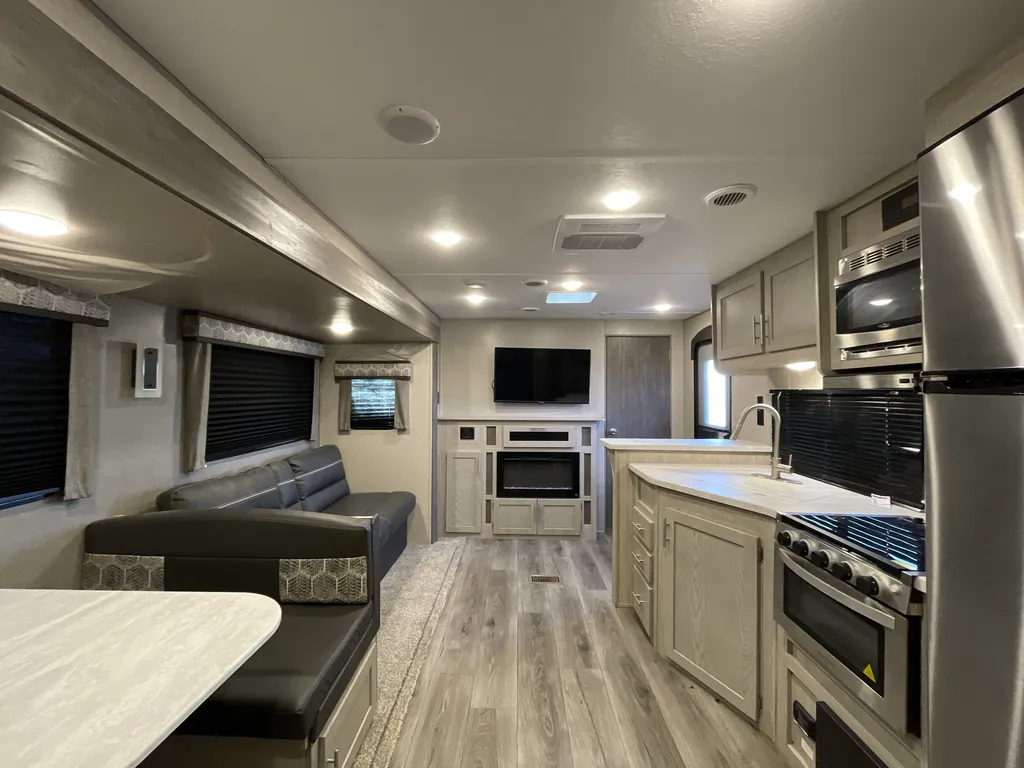 2022 Coachmen Catalina Legacy Edition 243RBS, Photos photo 2