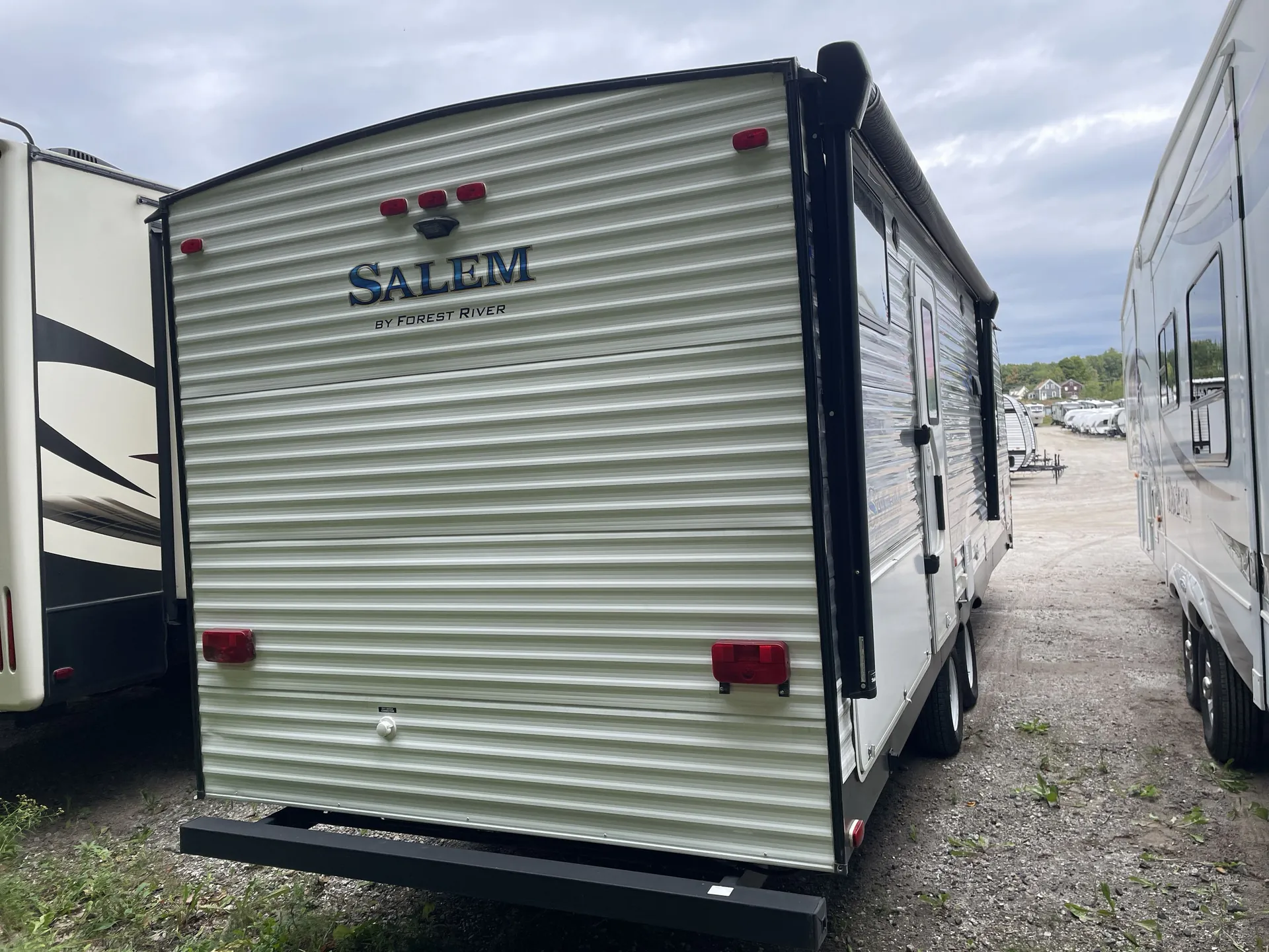 2019 Forest River Salem 27DBK — backside