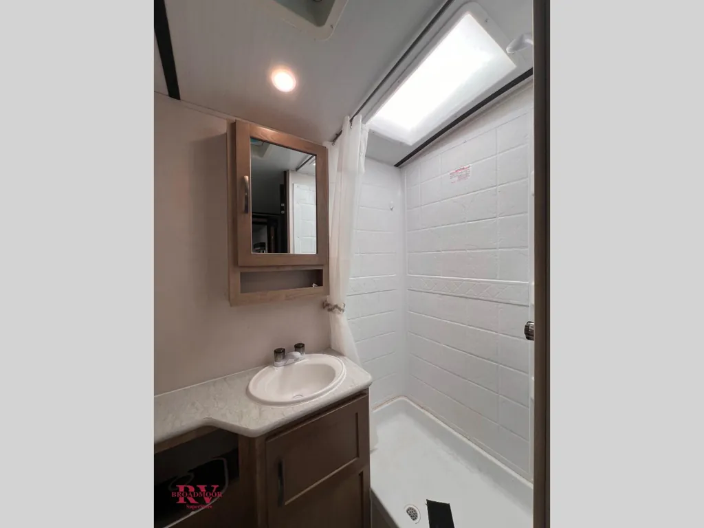 2019 Forest River Surveyor 295QBLE, Photos photo 9