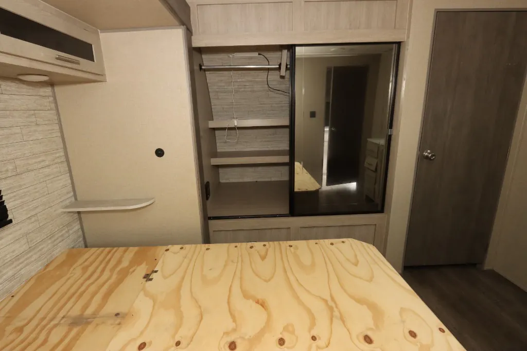 2023 Coachmen Catalina Legacy Edition 343BHTS (2 Queen Beds), Photos photo 14
