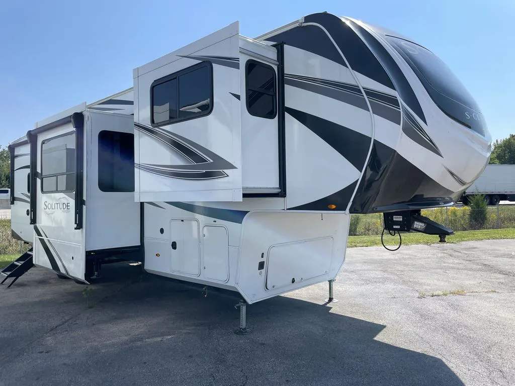2023 Grand Design Solitude S-Class 3460FL - Photo 2