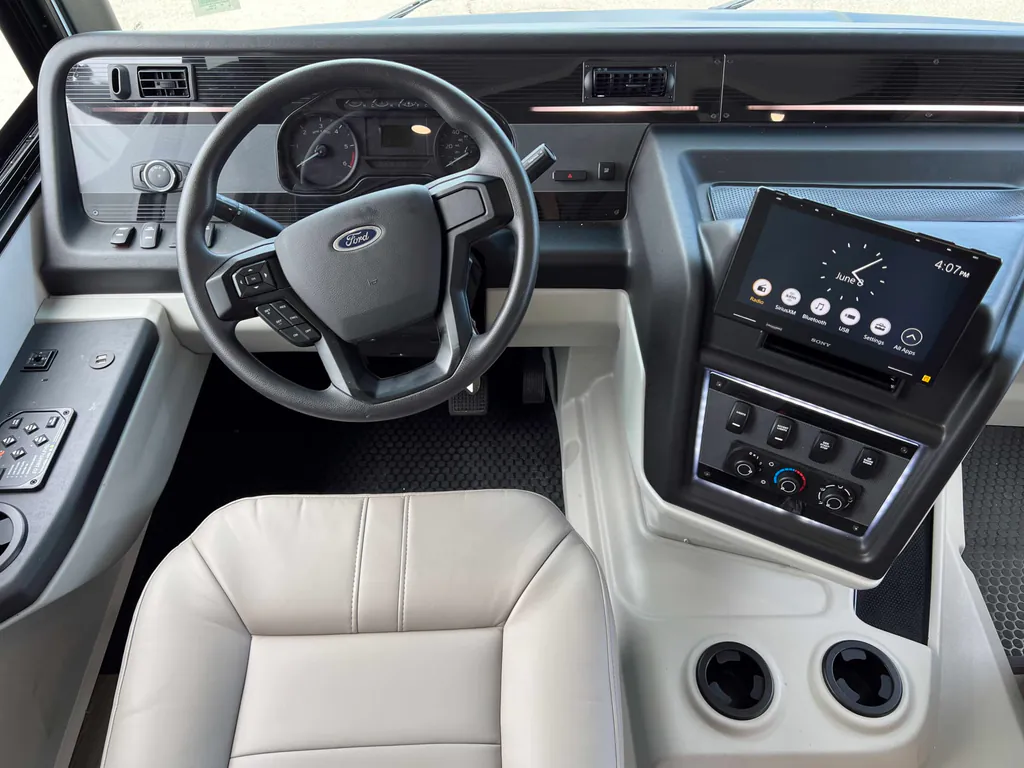 2027 Entegra Coach Vision XL 36C, Photos photo 3