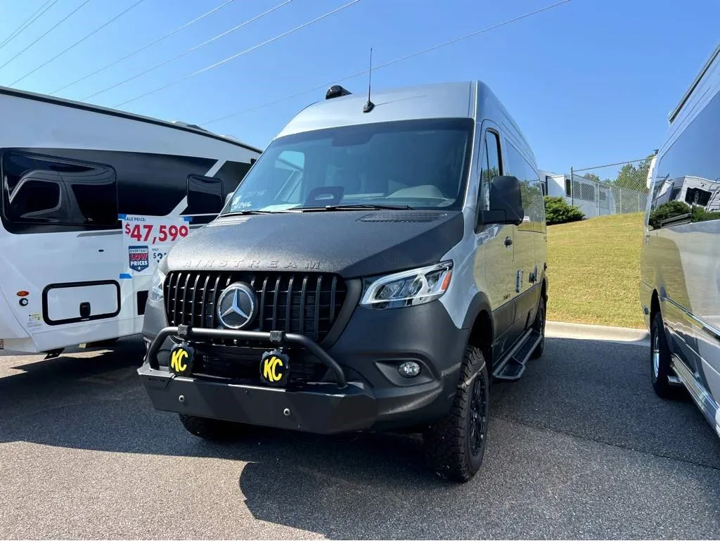 2026 Airstream Interstate 19X - Photo 3