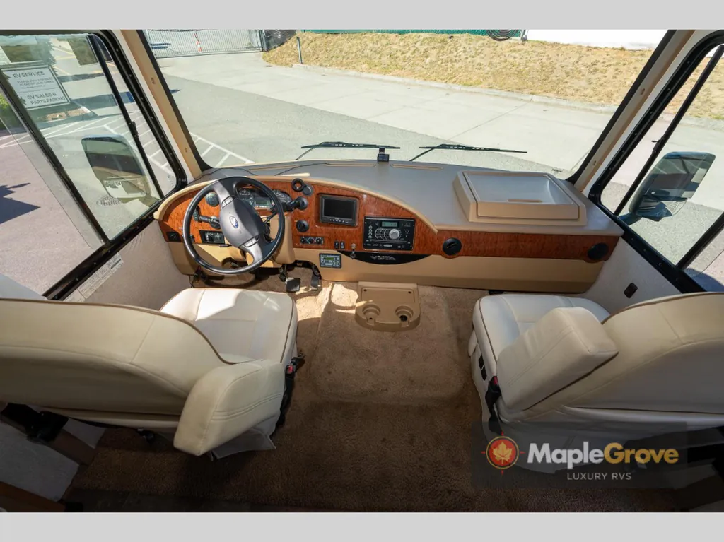 2014 Winnebago Vista 35B, Photos photo 33
